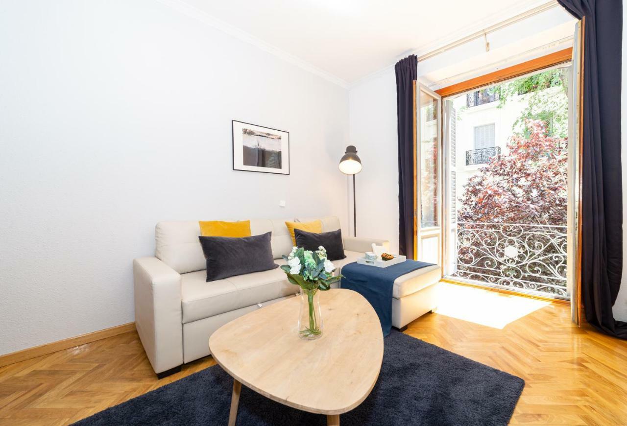 Apartamentos Plaza De Espana Madrid Kültér fotó