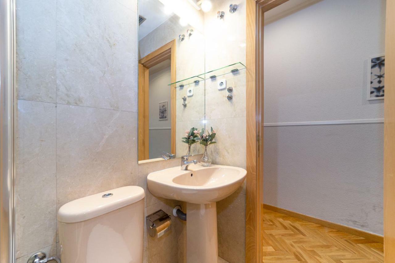 Apartamentos Plaza De Espana Madrid Kültér fotó
