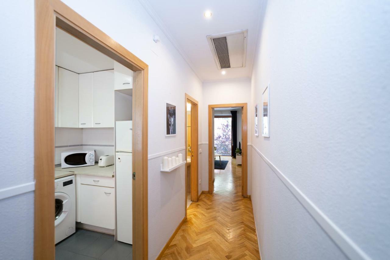 Apartamentos Plaza De Espana Madrid Kültér fotó