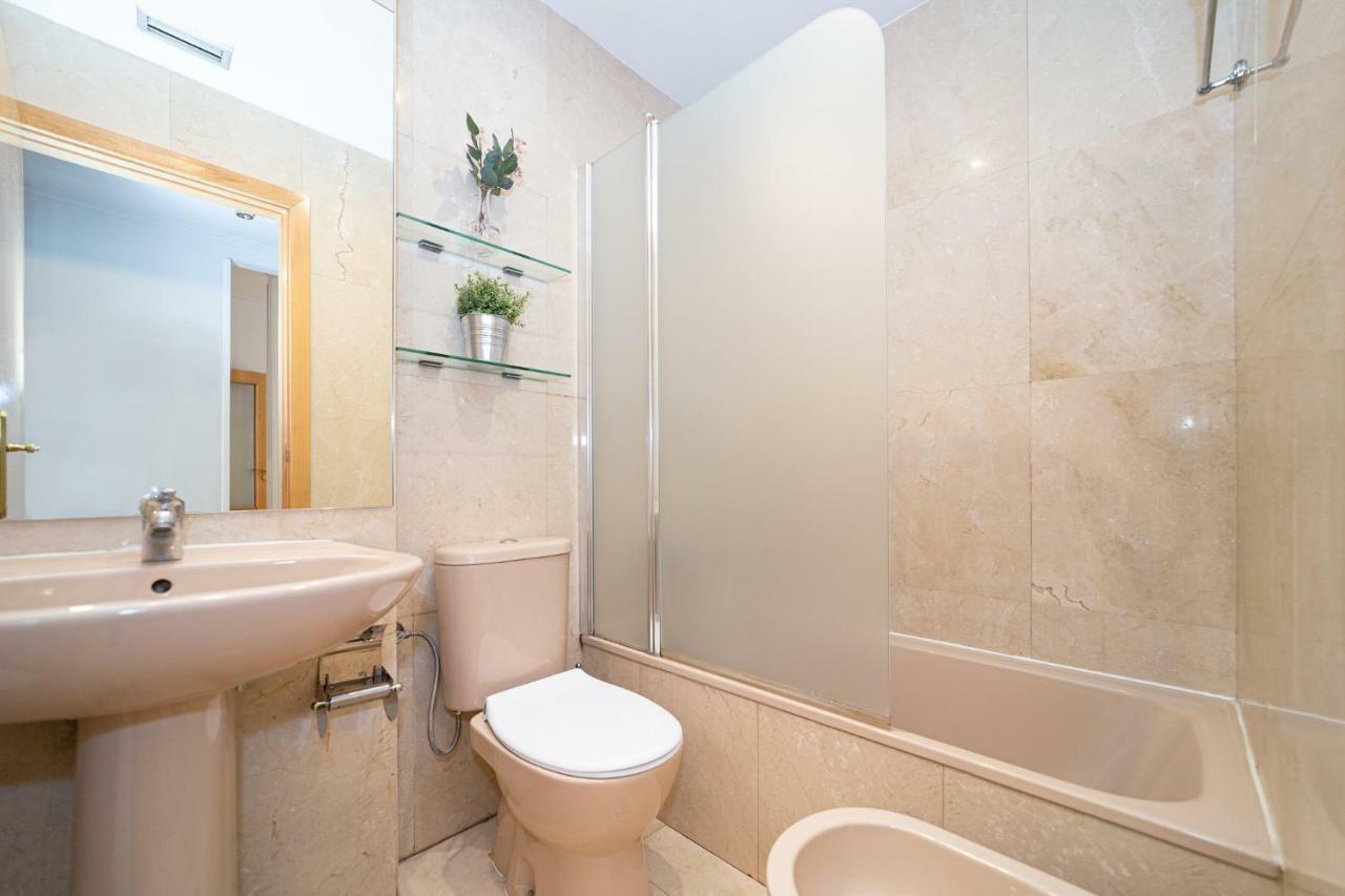 Apartamentos Plaza De Espana Madrid Kültér fotó