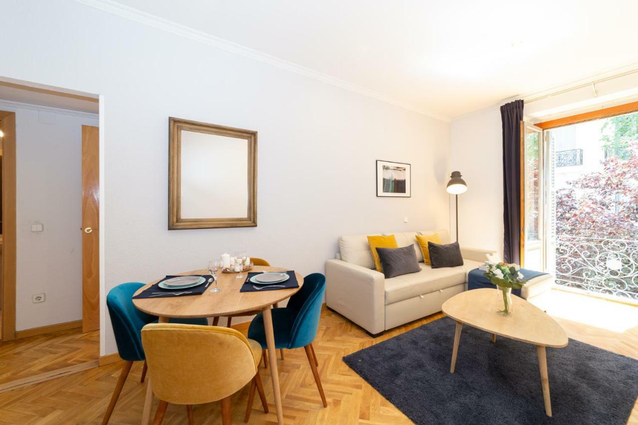 Apartamentos Plaza De Espana Madrid Kültér fotó