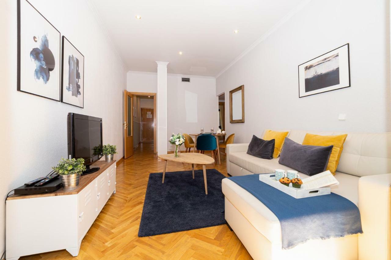 Apartamentos Plaza De Espana Madrid Kültér fotó